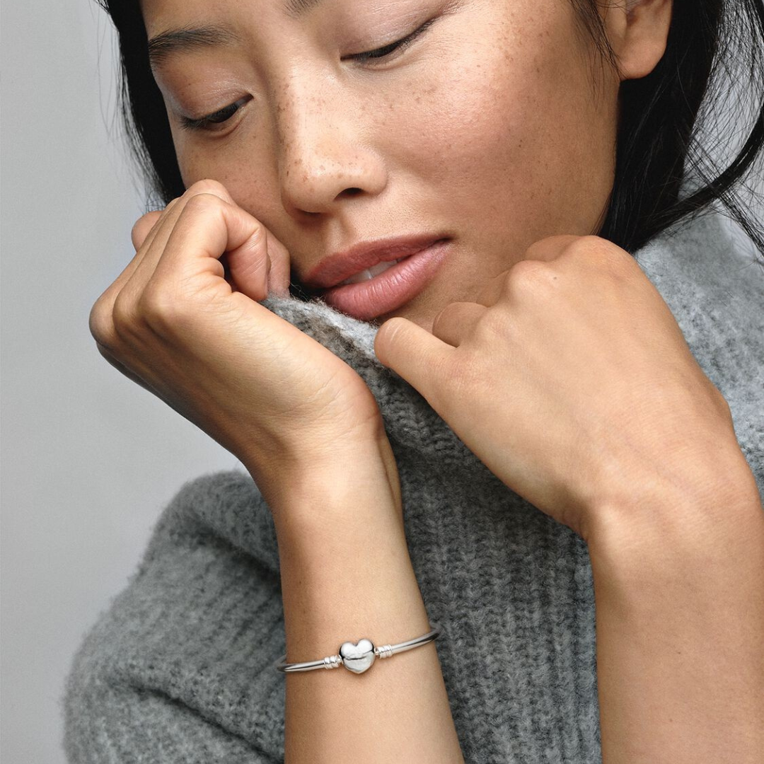 Pulsera rígida con corazón plata