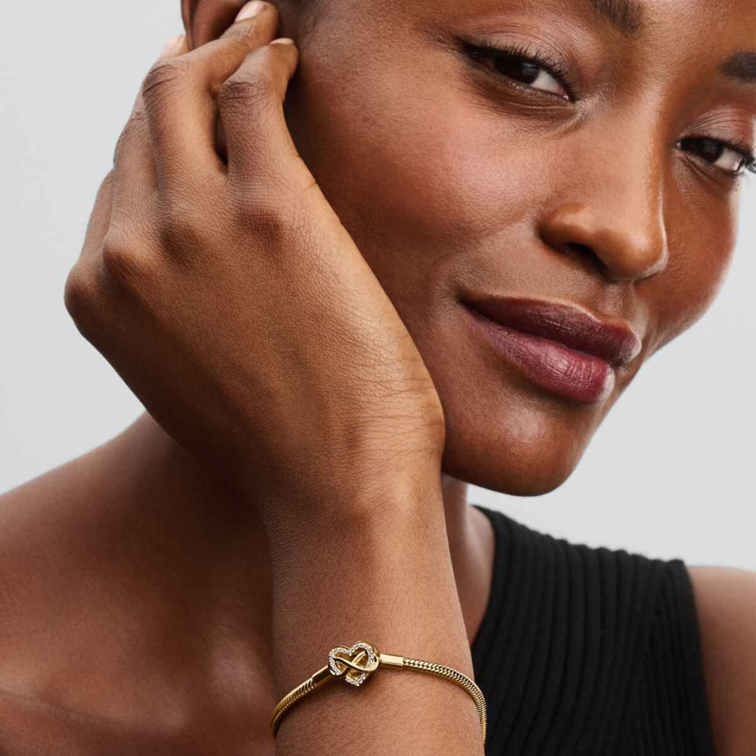 Pulsera dorada corazón con infinito