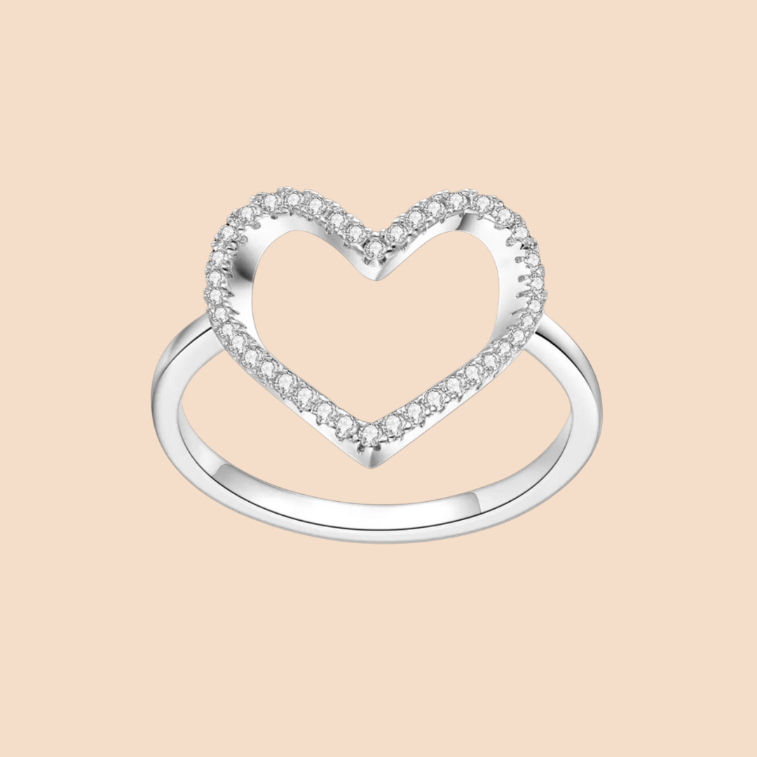 Anillo corazón con piedras plata