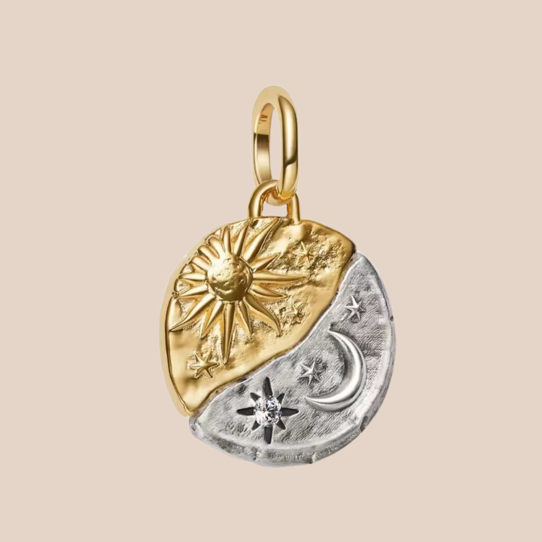 Charm medallón luna y sol