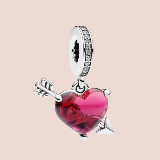 Charm corazón rojo con flecha love colgante