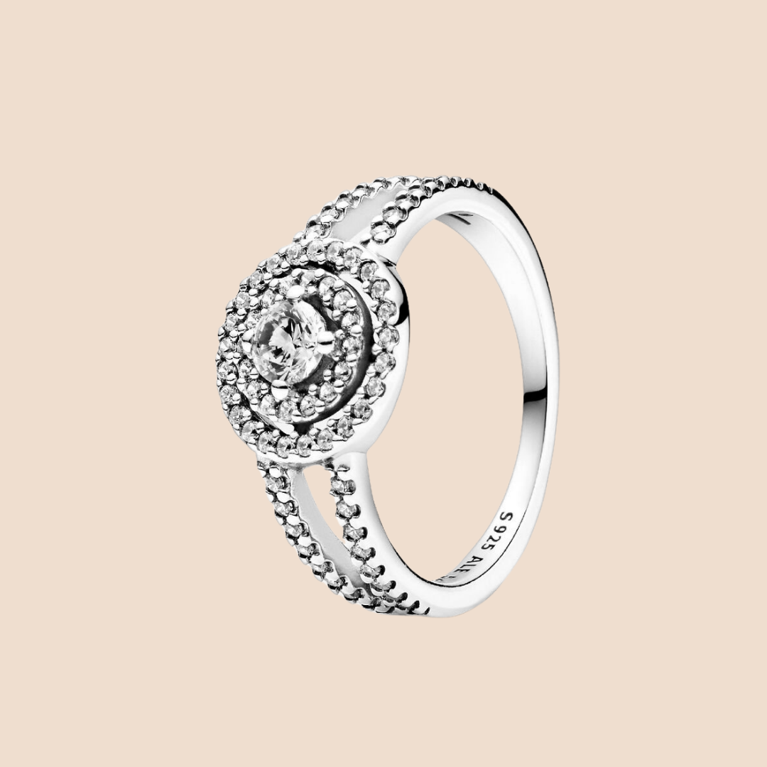 Anillo redondo con piedras plata